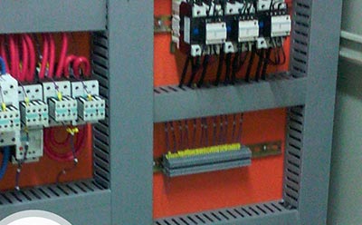 condensadores eléctricos